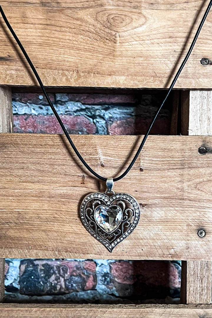 EASY TO LOVE HEART NECKLACE