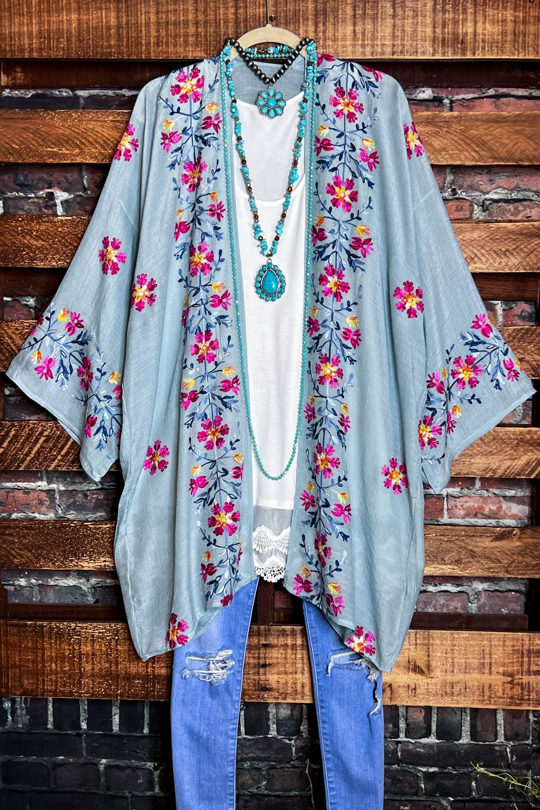 IT'S LOVE AT FIRST SIGHT SAGE FLORAL EMBROIDERED KIMONO