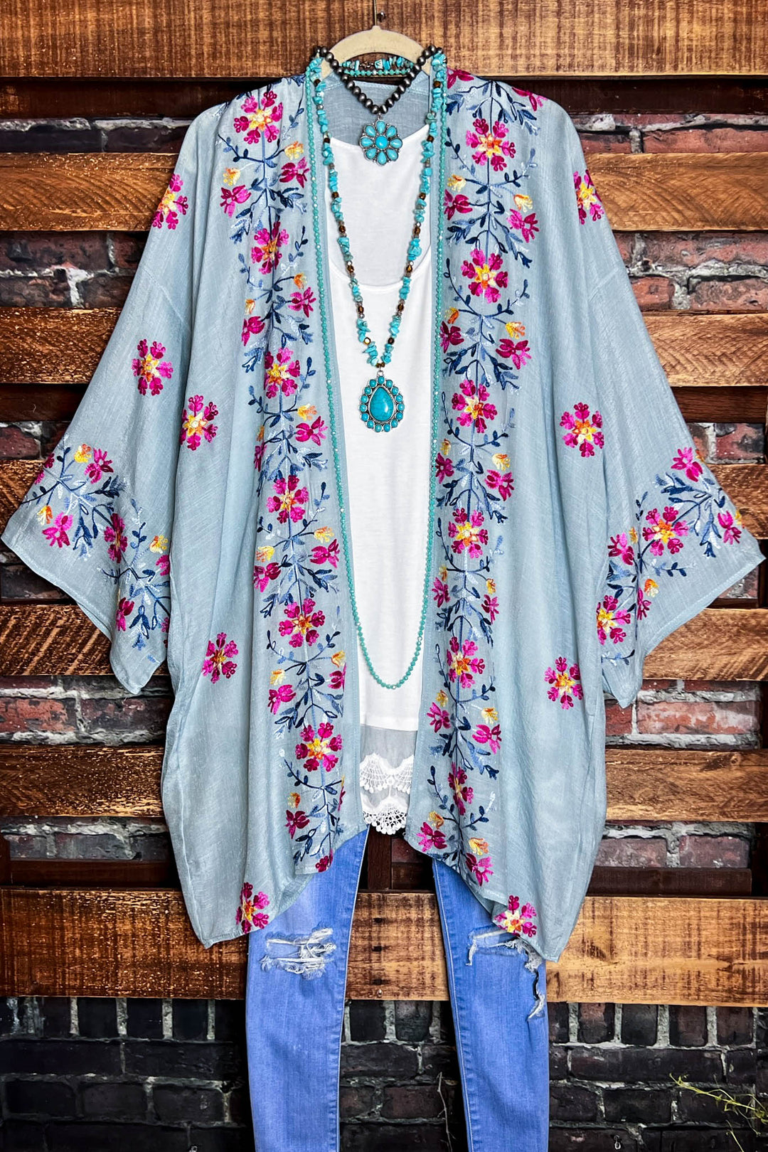 IT'S LOVE AT FIRST SIGHT SAGE FLORAL EMBROIDERED KIMONO