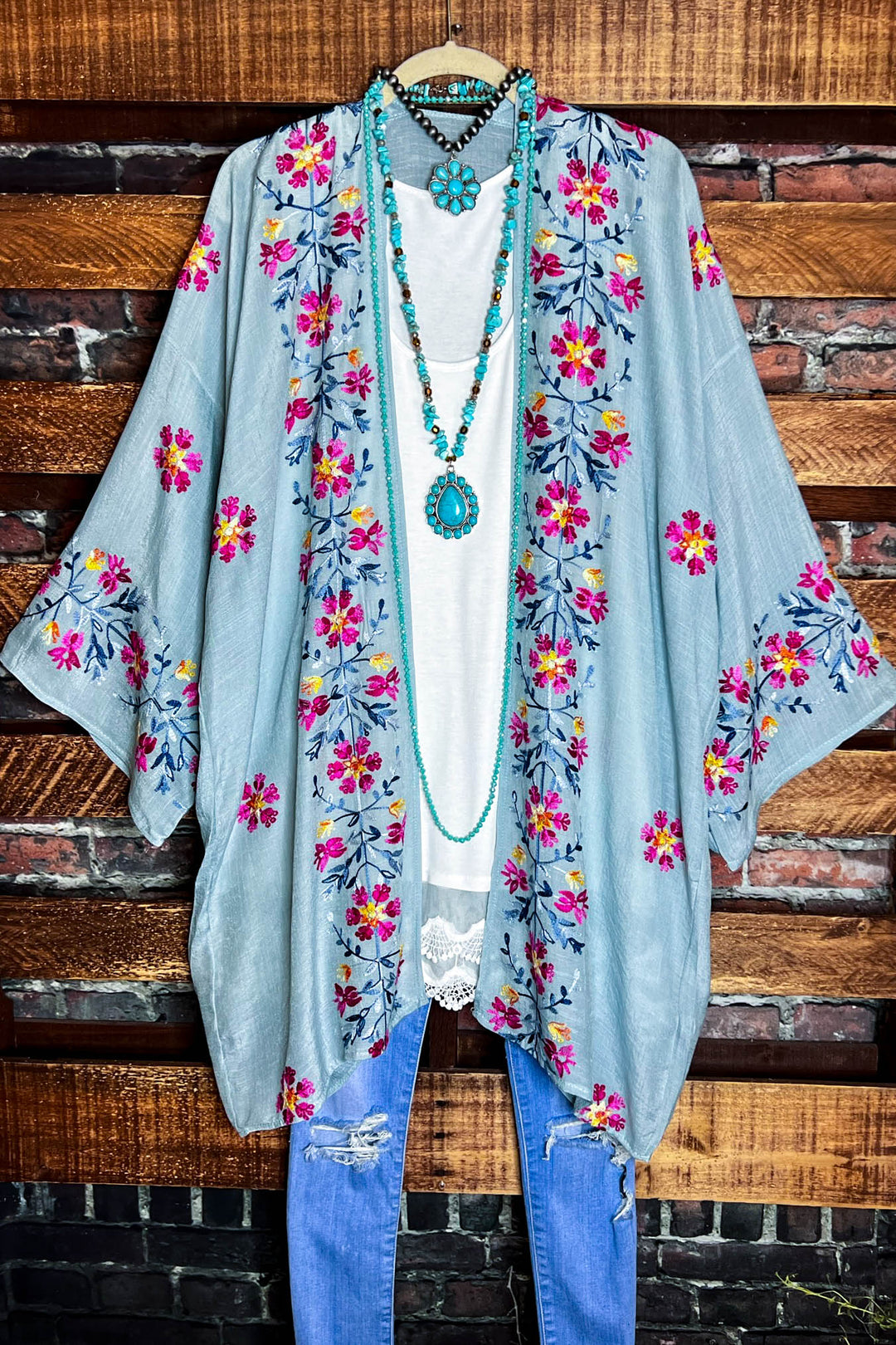 IT'S LOVE AT FIRST SIGHT SAGE FLORAL EMBROIDERED KIMONO