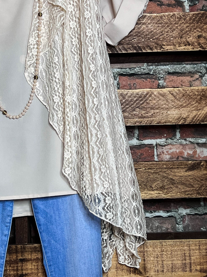 D'AMORE DREAM LACE ASYMMETRIC VEST IN BEIGE