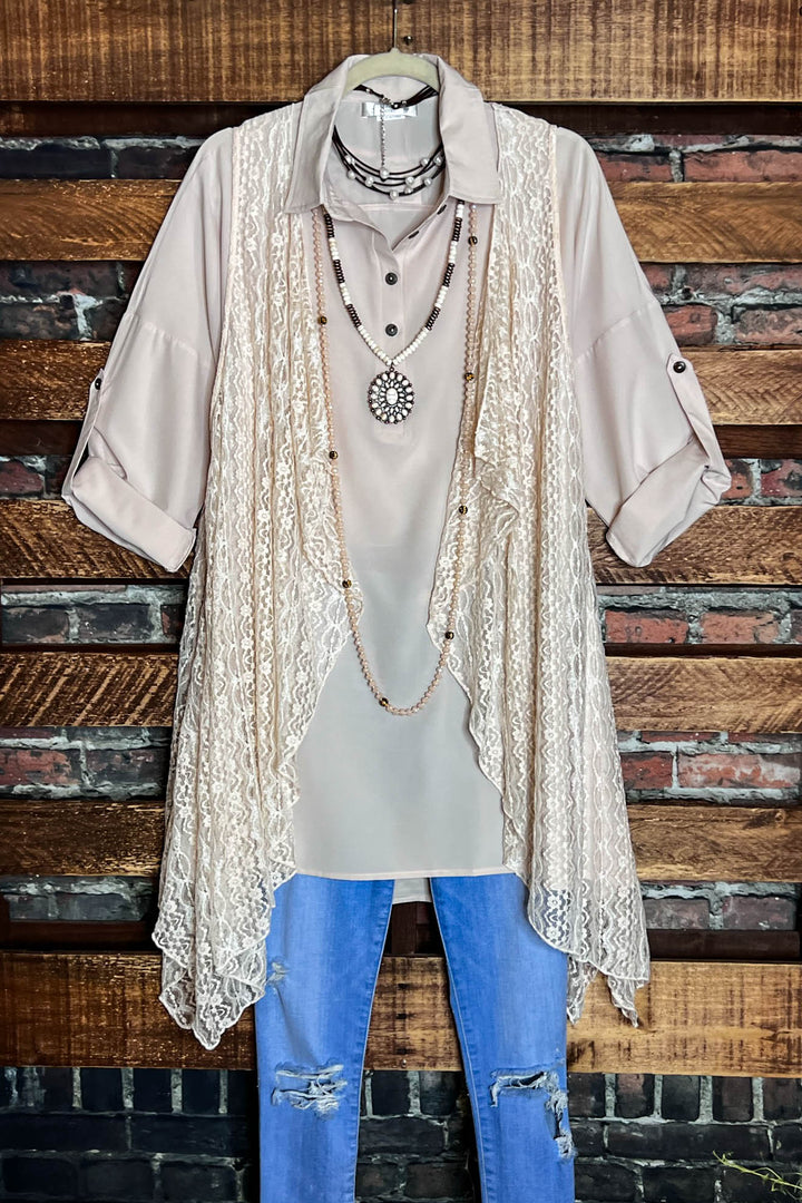 D'AMORE DREAM LACE ASYMMETRIC VEST IN BEIGE
