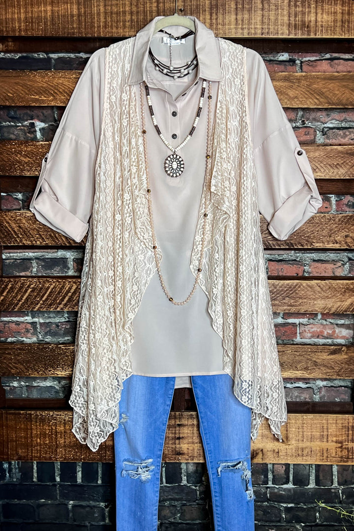 D'AMORE DREAM LACE ASYMMETRIC VEST IN BEIGE