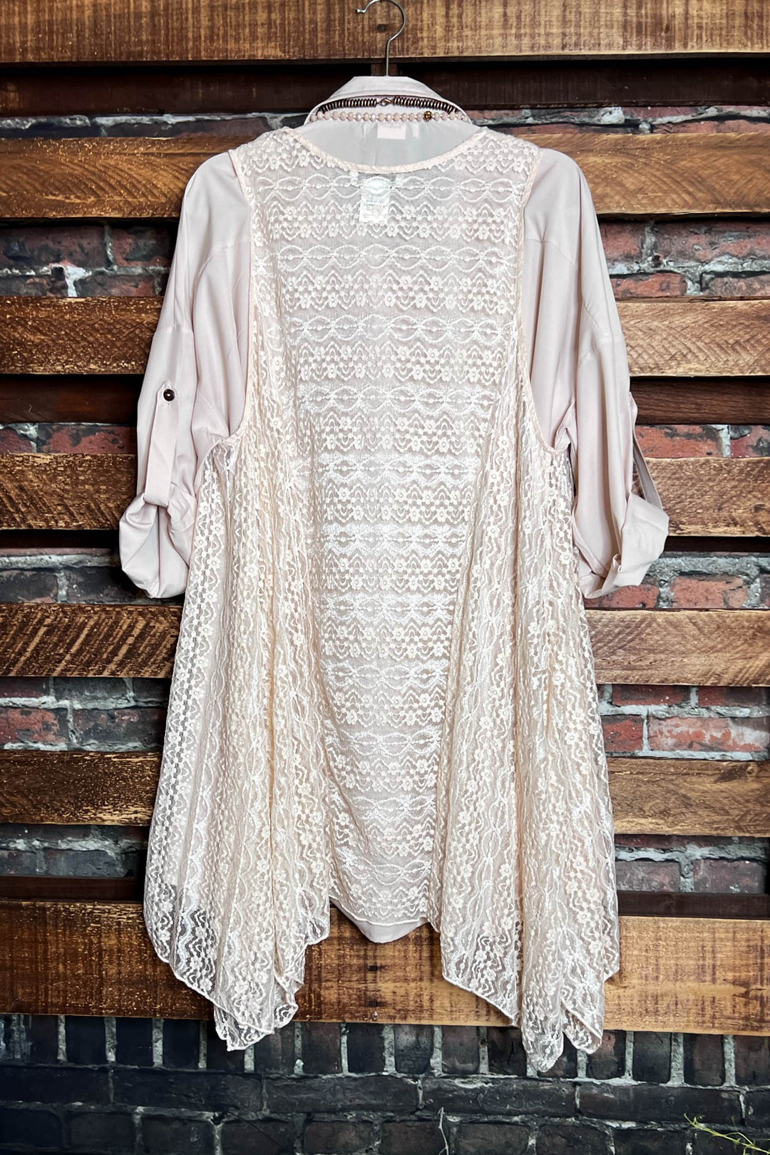 D'AMORE DREAM LACE ASYMMETRIC VEST IN BEIGE