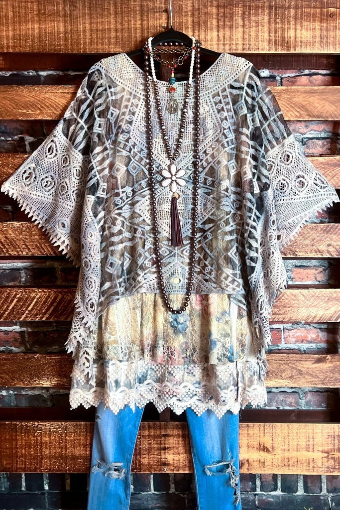 Counting Stars Camo Lace Top Poncho In Army Green