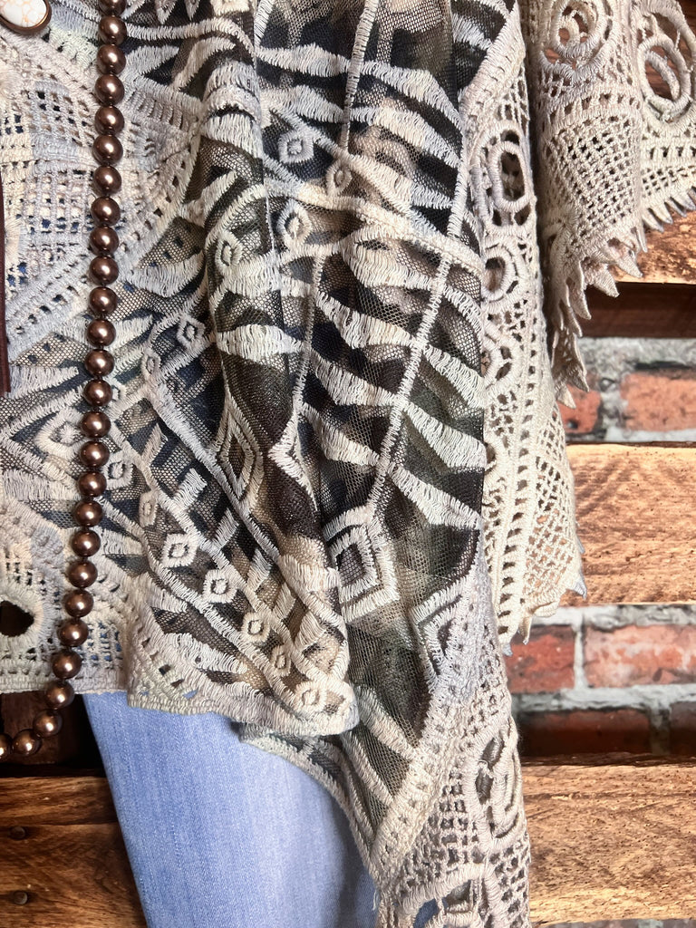 Peaceful Love Camouflage Lace Embroidered Top Poncho In Army Green