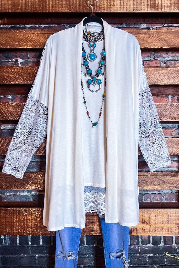 GOING OUT TONIGHT LACE CARDIGAN IN OFF WHITE