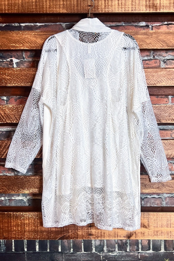 GOING OUT TONIGHT LACE CARDIGAN IN OFF WHITE