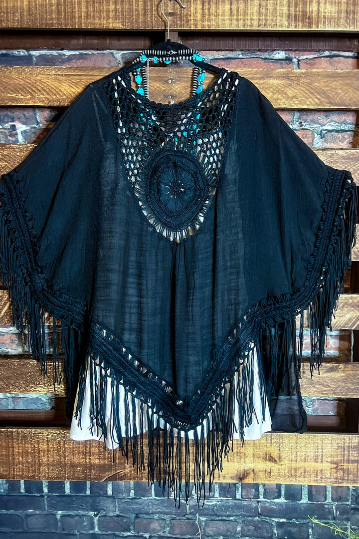 LIVING FREE BOHO CROCHET FRINGE BLACK KIMONO