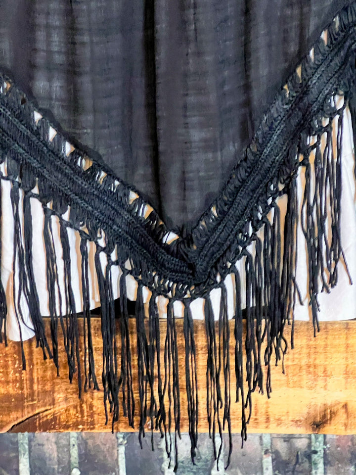 LIVING FREE BOHO CROCHET FRINGE BLACK KIMONO