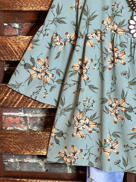 BEAUTIFUL FEELINGS FLORAL SAGE TUNIC
