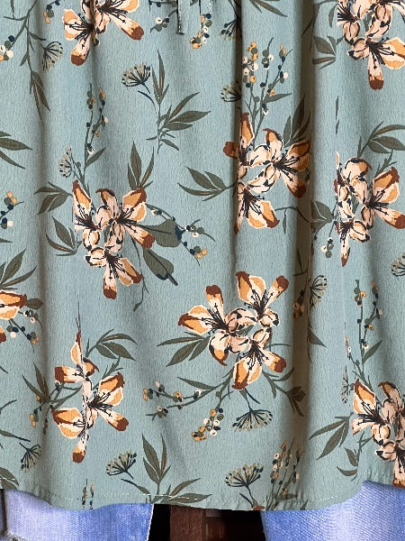 BEAUTIFUL FEELINGS FLORAL SAGE TUNIC