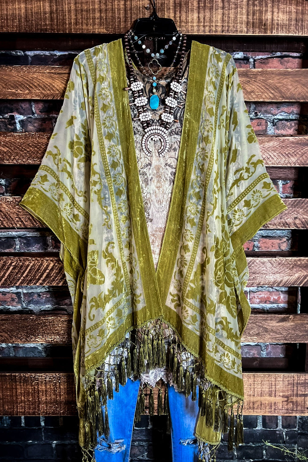 LA VIE BOHEME OLIVE VELVET BURNOUT KIMONO