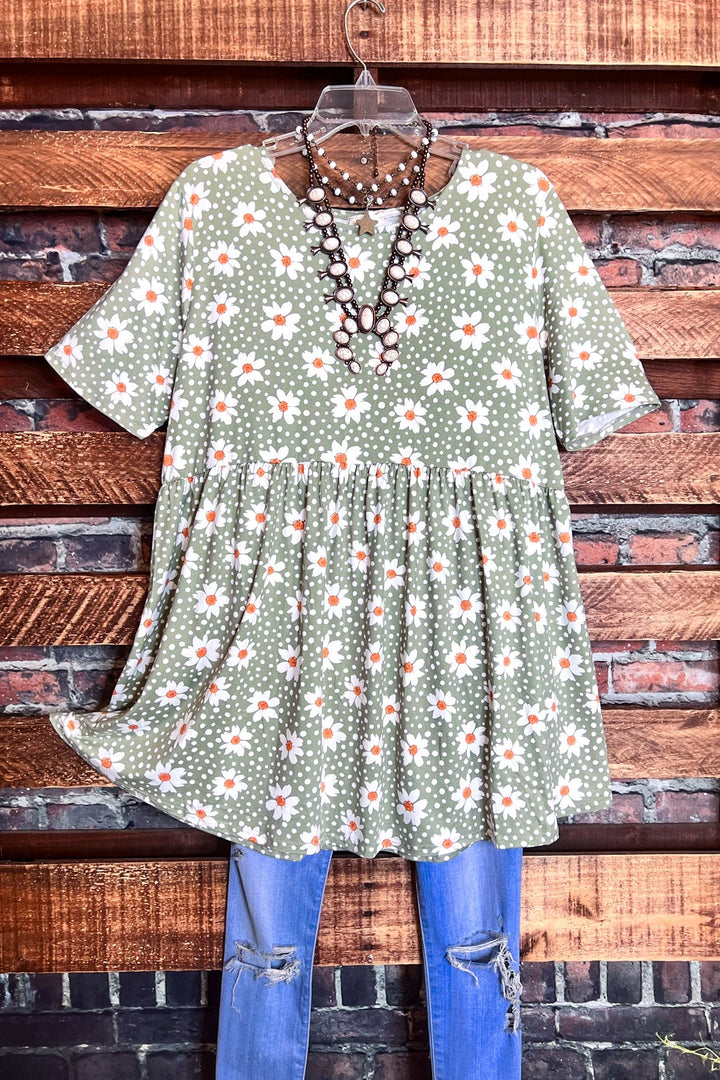 DAISY BLOOMS BABYDOLL TOP IN SAGE FLORAL