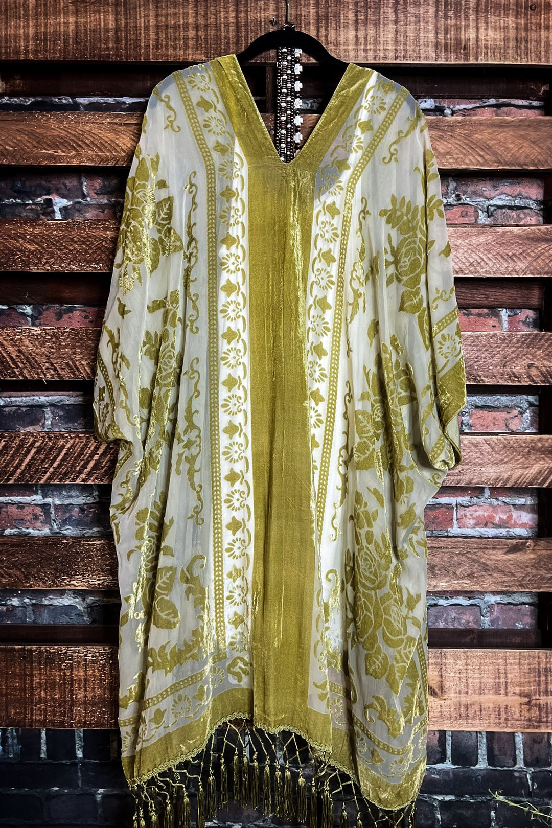 LA VIE BOHEME OLIVE VELVET BURNOUT KIMONO