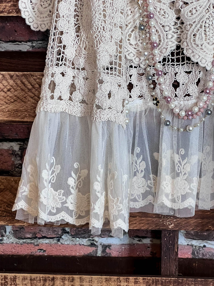EVER SO SWEET VINTAGE CROCHET LACE VEST BEIGE