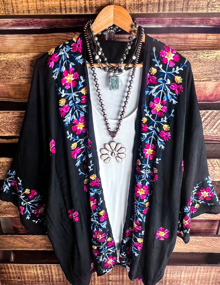 IT'S LOVE AT FIRST SIGHT BLACK EMBROIDERED KIMONO