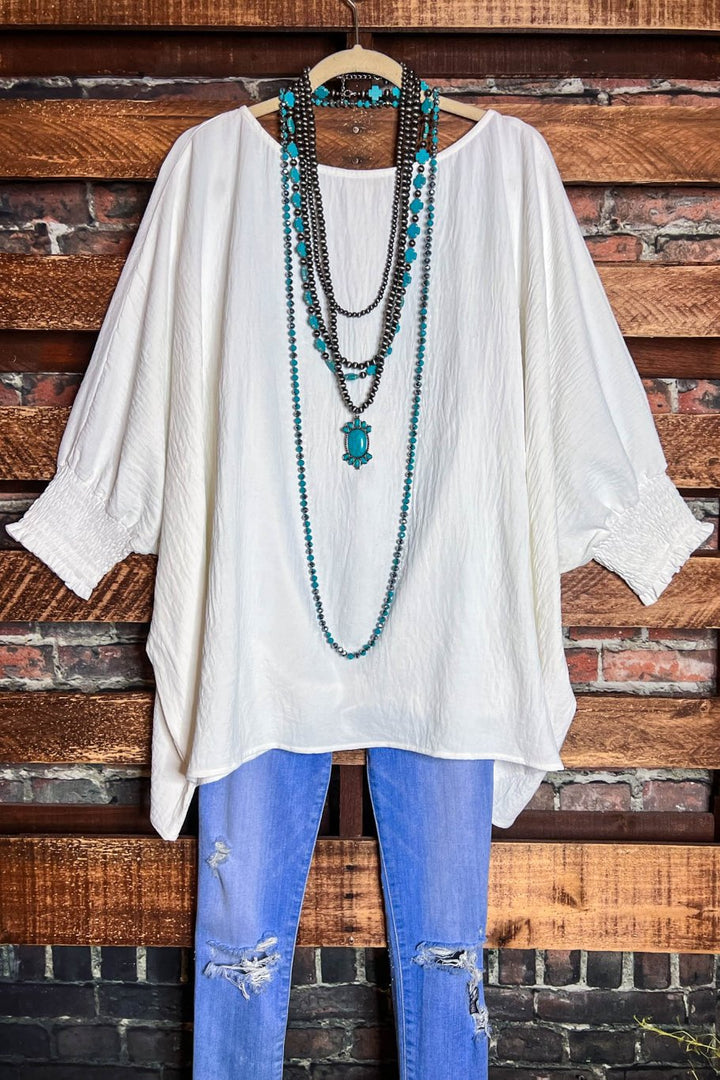 BEAUTY AND STYLE COMFY OFF WHITE TUNIC