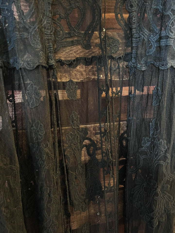 VINTAGE - BOHO CHIC BLACK LACE VEST