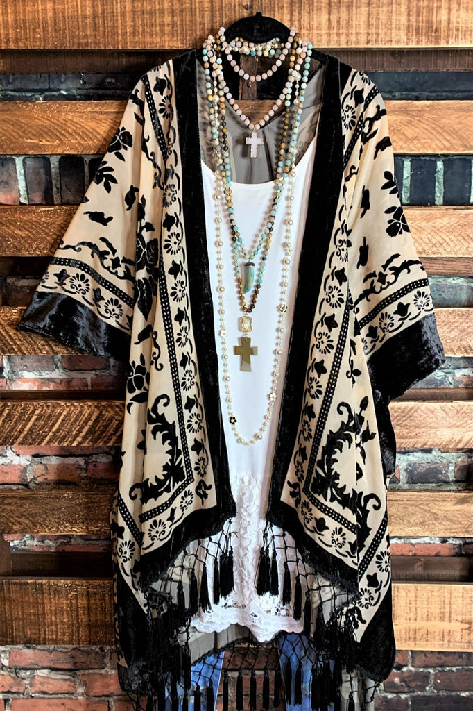 LA VIE BOHEME VELVET BURNOUT KIMONO IN BLACK