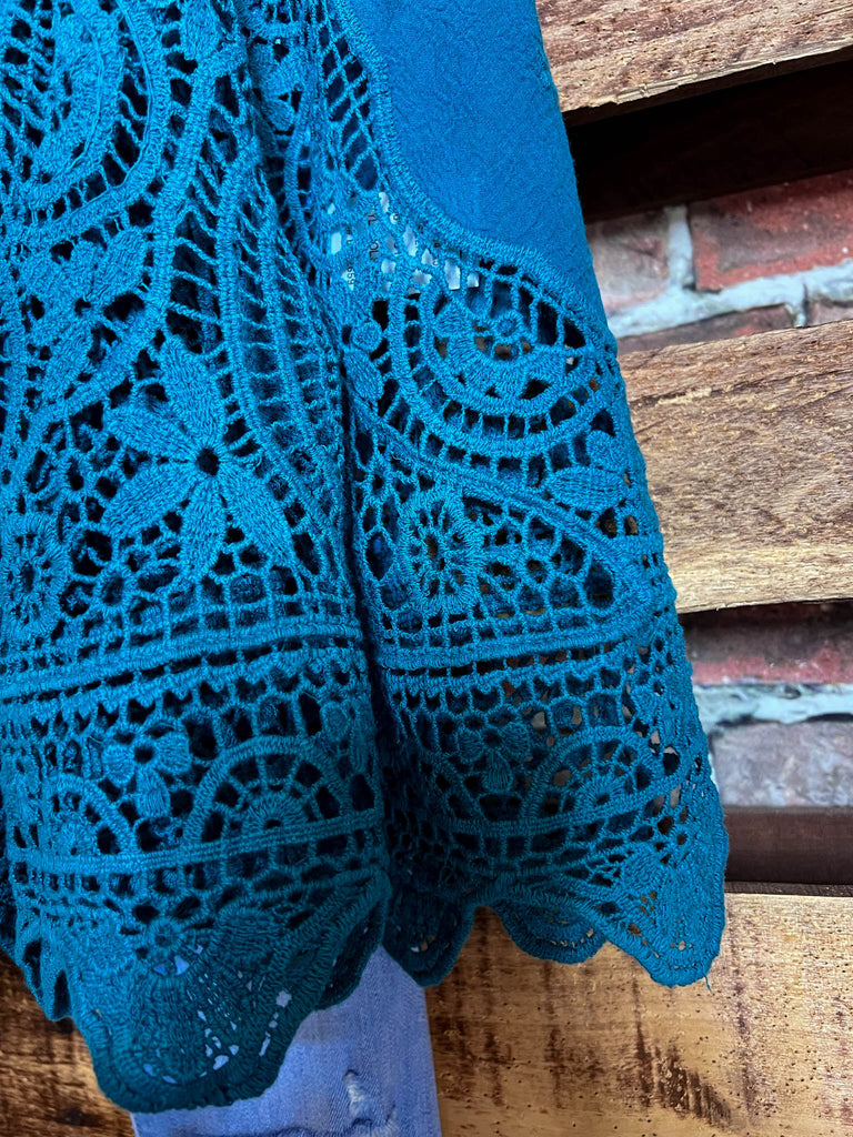 A FAIRYTALE PRETTY 100% COTTON CROCHET LACE TUNIC IN TEAL