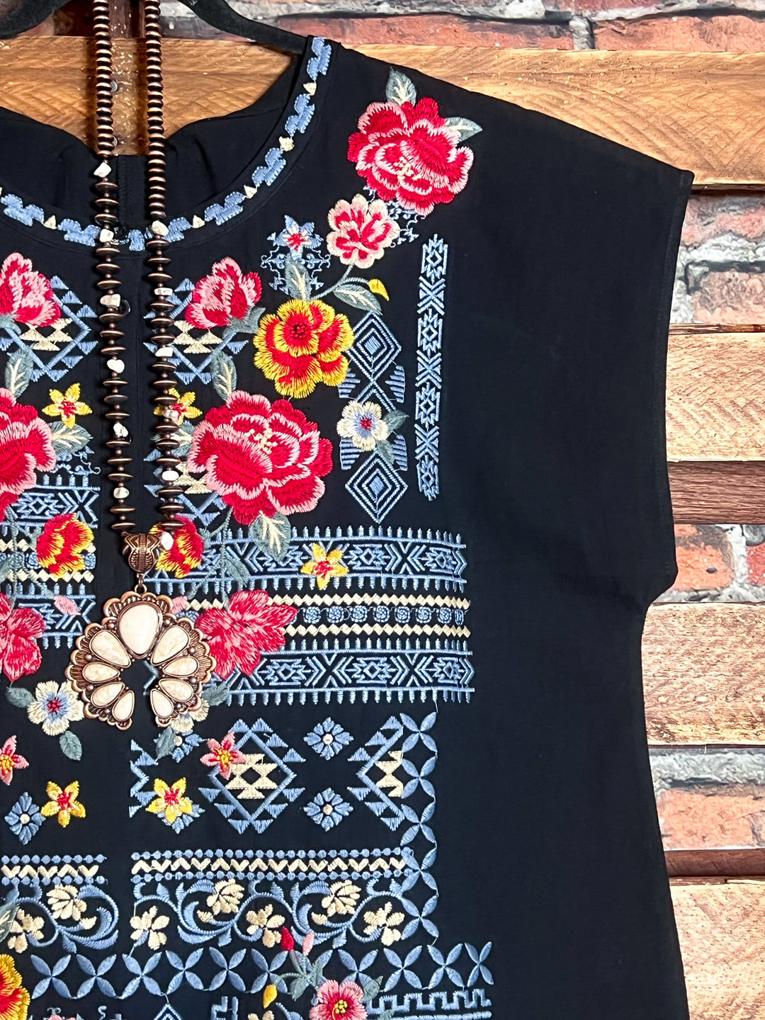 16-20 SIZE -  100% COTTON FLORAL BLOUSE IN BLACK --------SALE