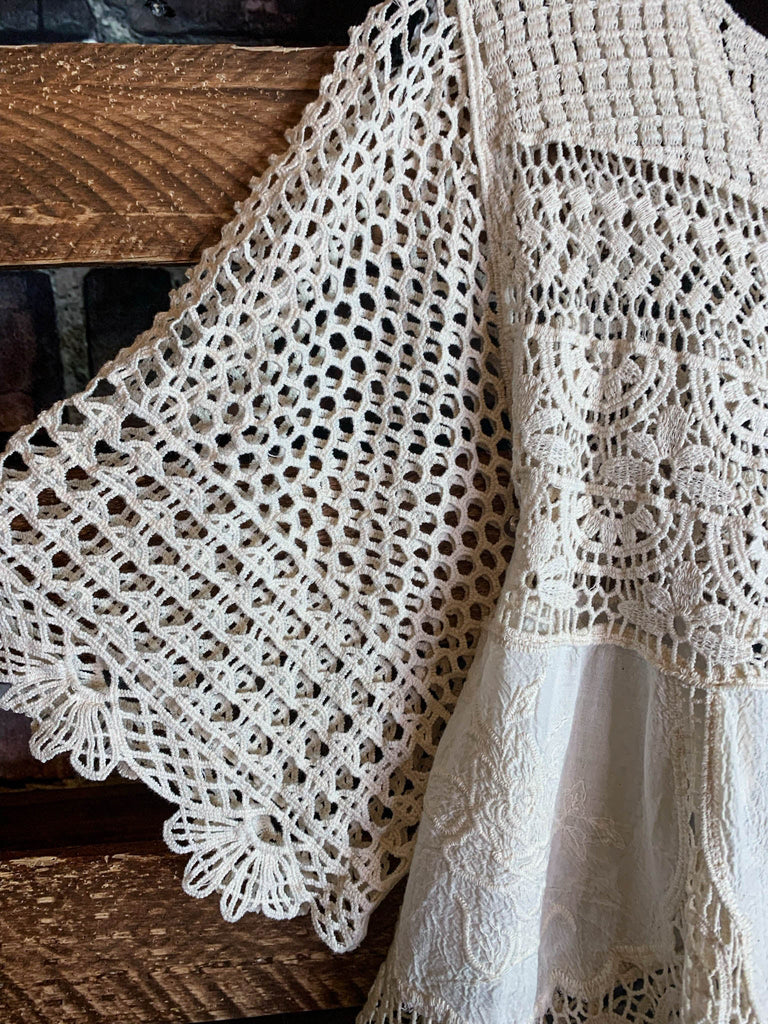 A FAIRYTALE PRETTY UNIQUE 100% COTTON NATURAL CROCHET LACE