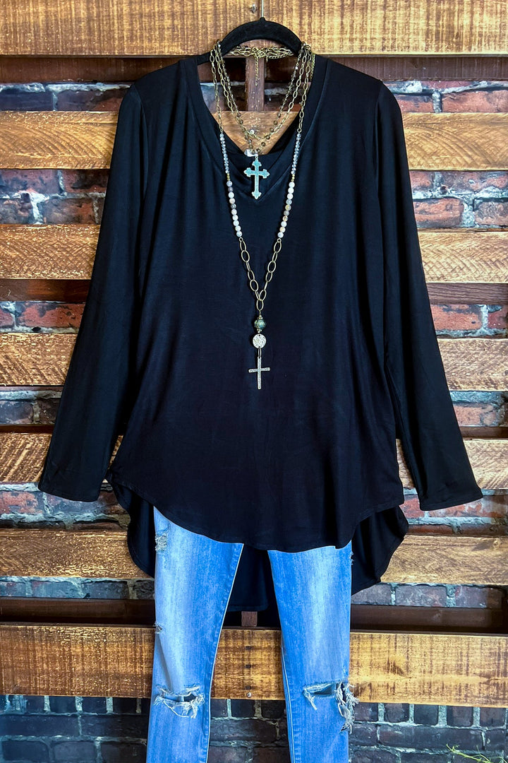 BASIC CASUAL T-SHIRT IN BLACK-------sale