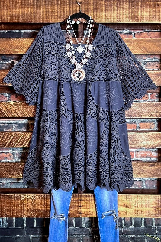 A FAIRYTALE PRETTY UNIQUE 100% COTTON CROCHET LACE TUNIC IN GRAY