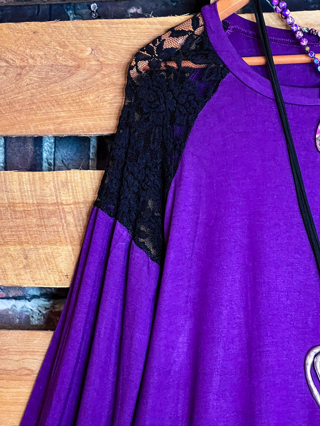 CREATIVE DREAMER LACE BLOUSE LONG SLEEVE IN PURPLE