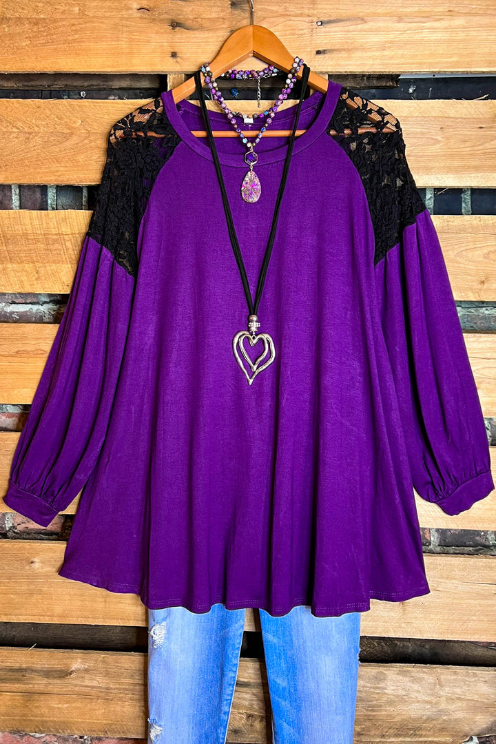 CREATIVE DREAMER LACE BLOUSE LONG SLEEVE IN PURPLE