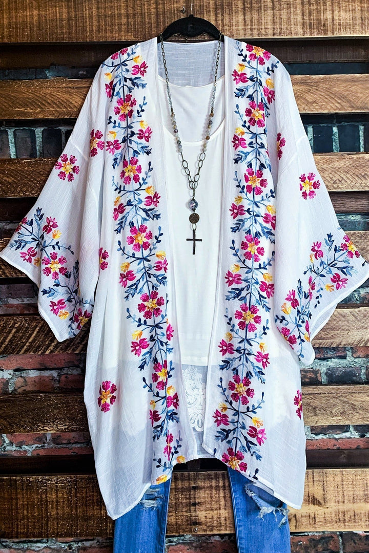 IT'S LOVE AT FIRST SIGHT FLORAL EMBROIDERED KIMONO WHITE