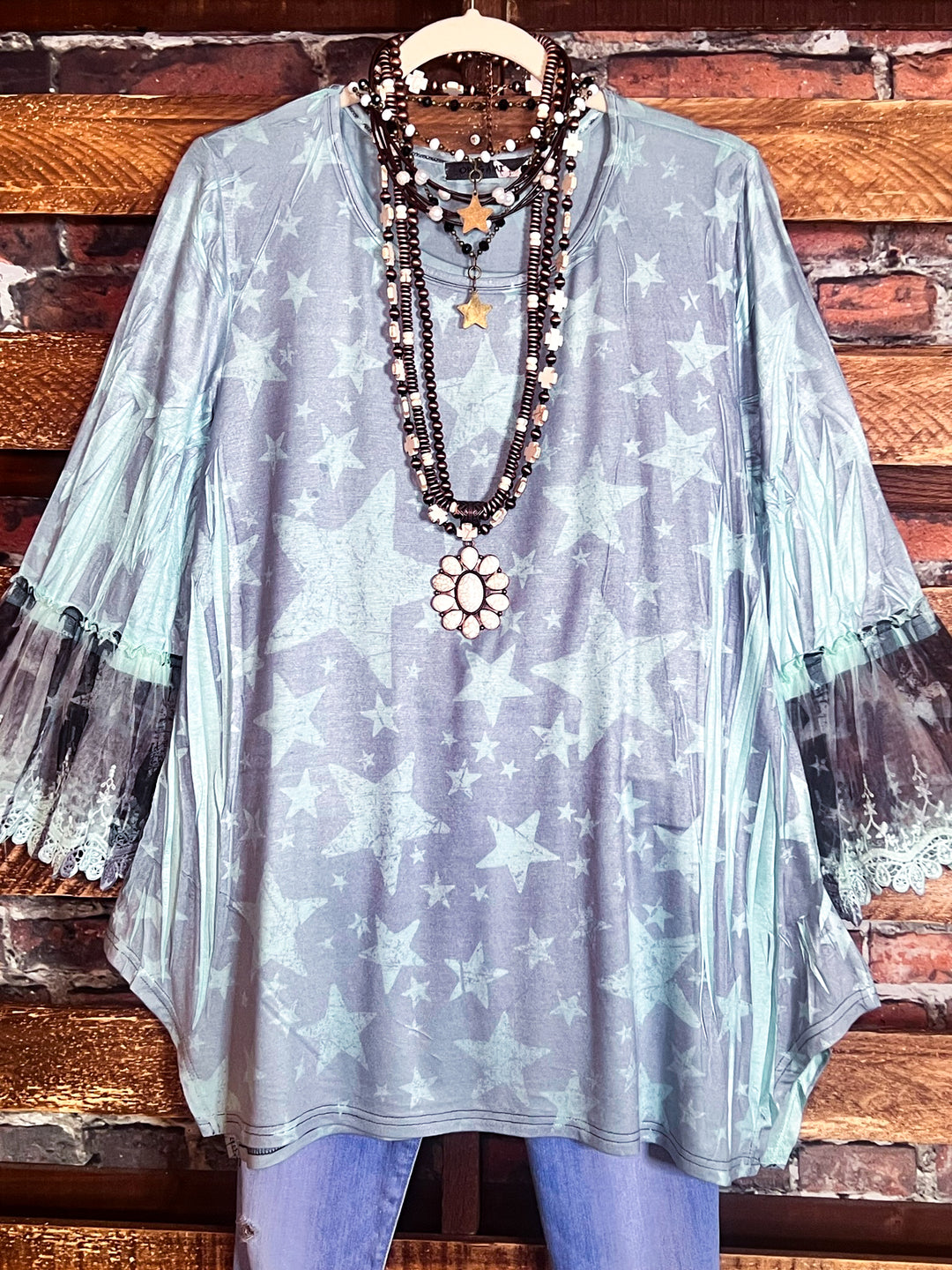 A SKY FULL OF STARS LACE SLEEVE TUNIC IN MINT