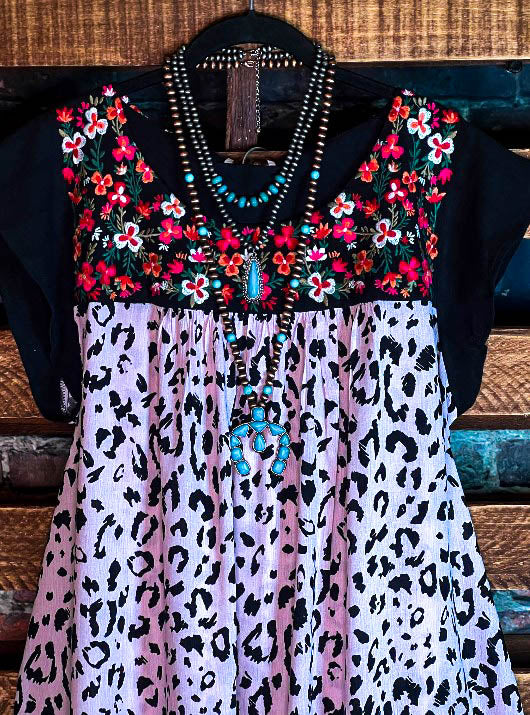 A BIT OF SOMETHING PRETTY EMBROIDERED TOP