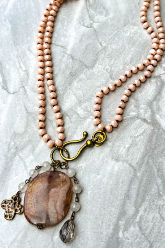 AGATA POLISHED STONE & TAUPE CRYSTAL BEADS NECKLACE