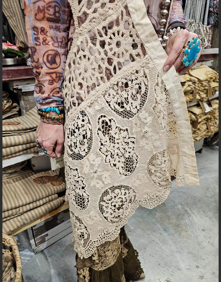 DESERT SAND VEST IN BEIGE NATURAL