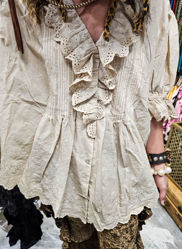 Vintage Harmony Linen Cream Top