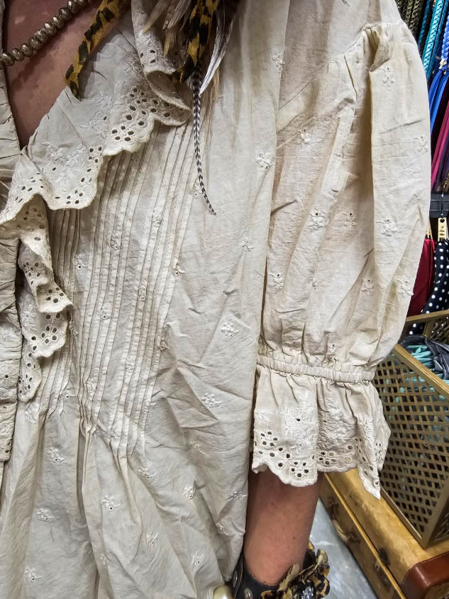 Vintage Harmony Linen Cream Top