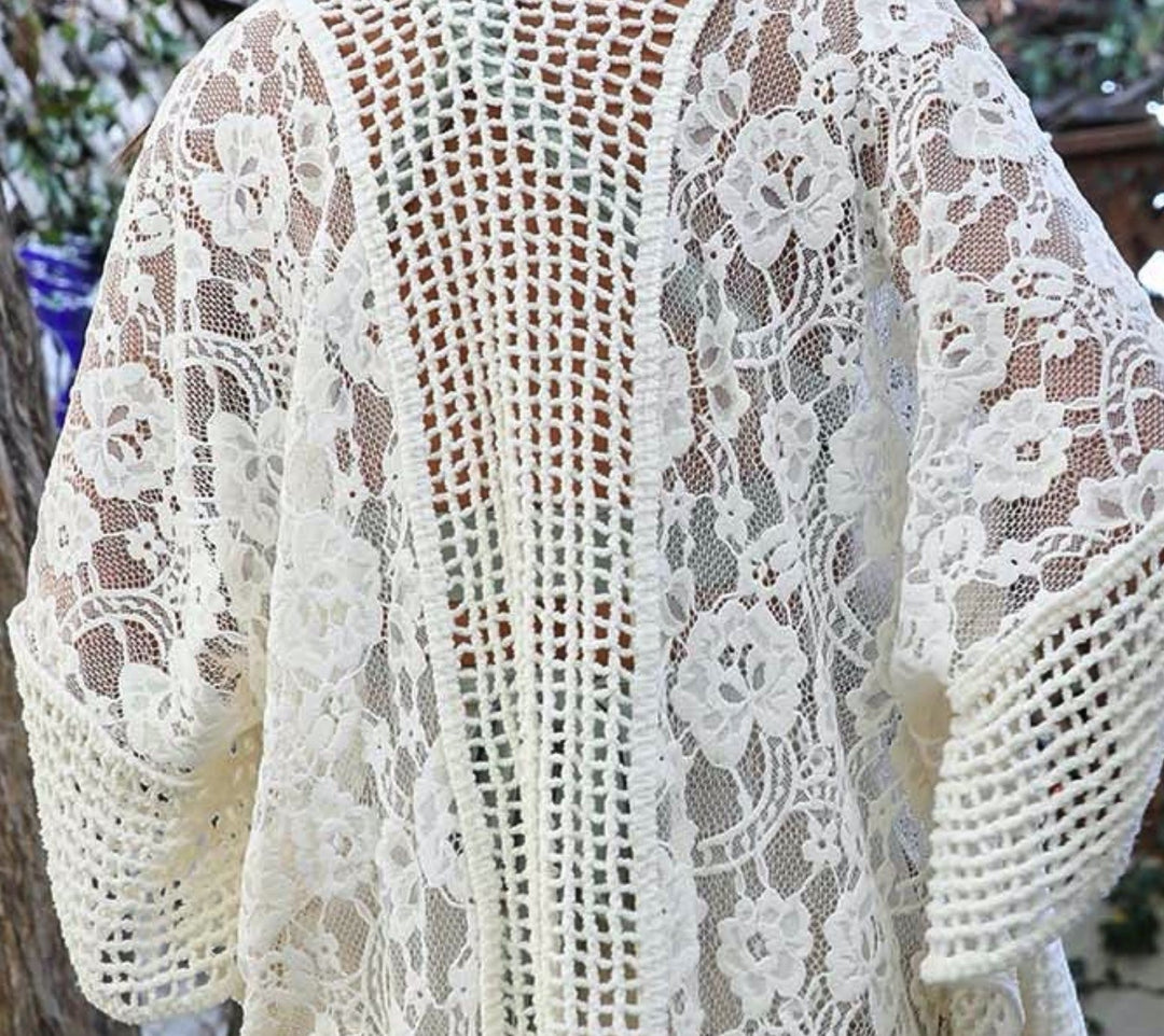 THE SOUNDS OF LOVE IVORY EMBELLISHED KIMONO