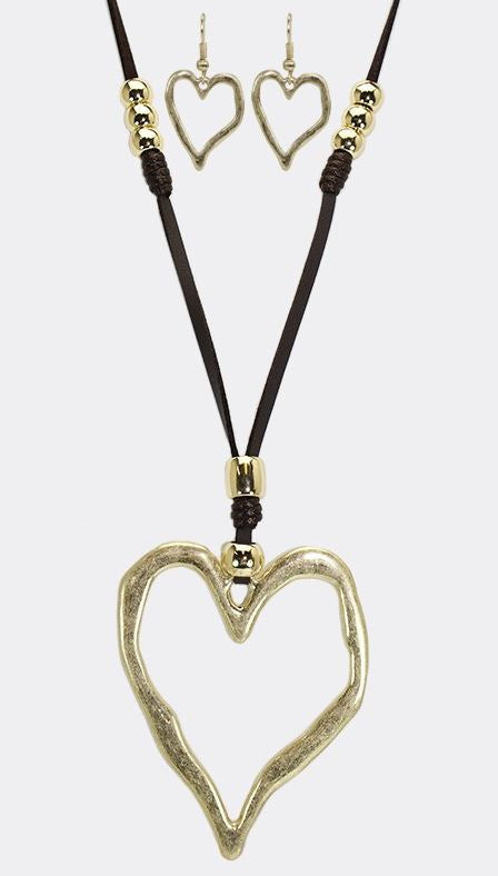 VICTORIAN RUSTIC SET HEART NECKLACE & EARRING GOLD COLOR