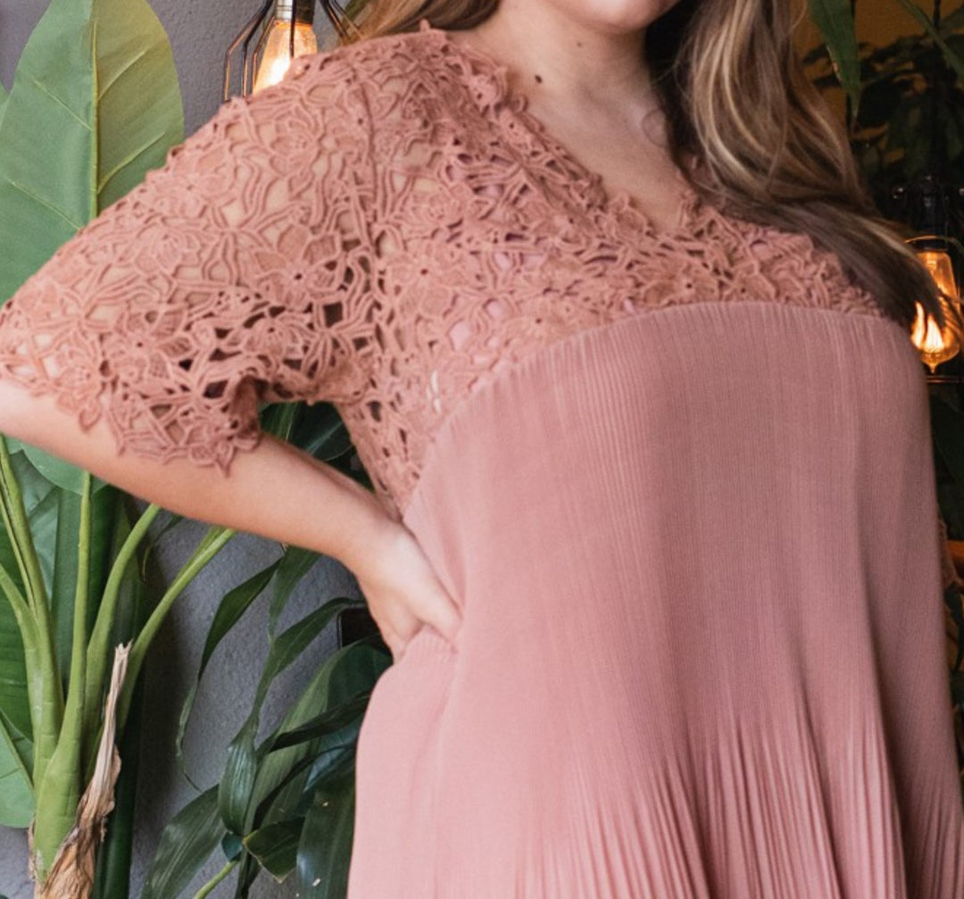 14-16 SIZE -  MAUVE PLEATED DRESS --------SALE