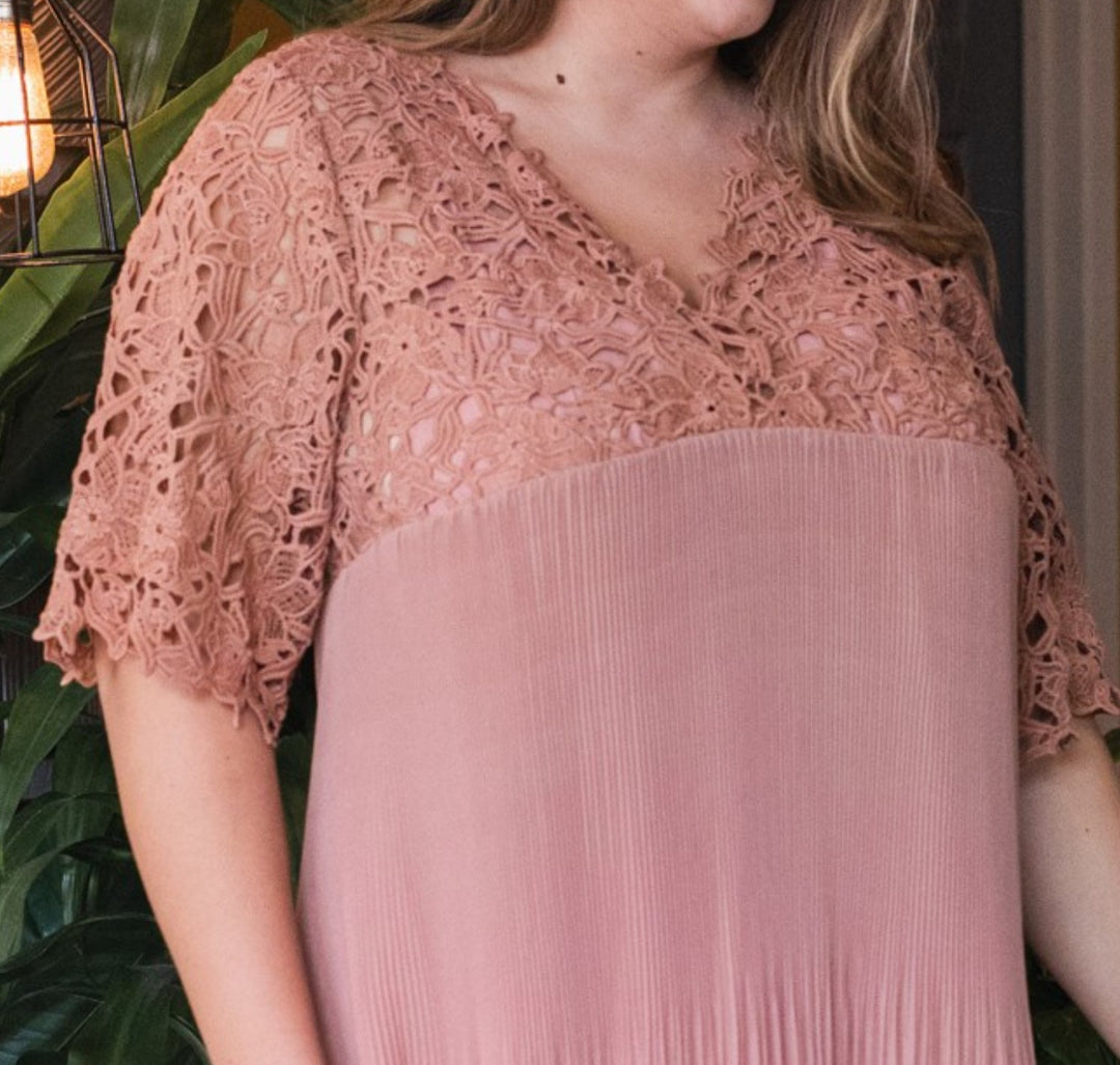 14-16 SIZE -  MAUVE PLEATED DRESS --------SALE