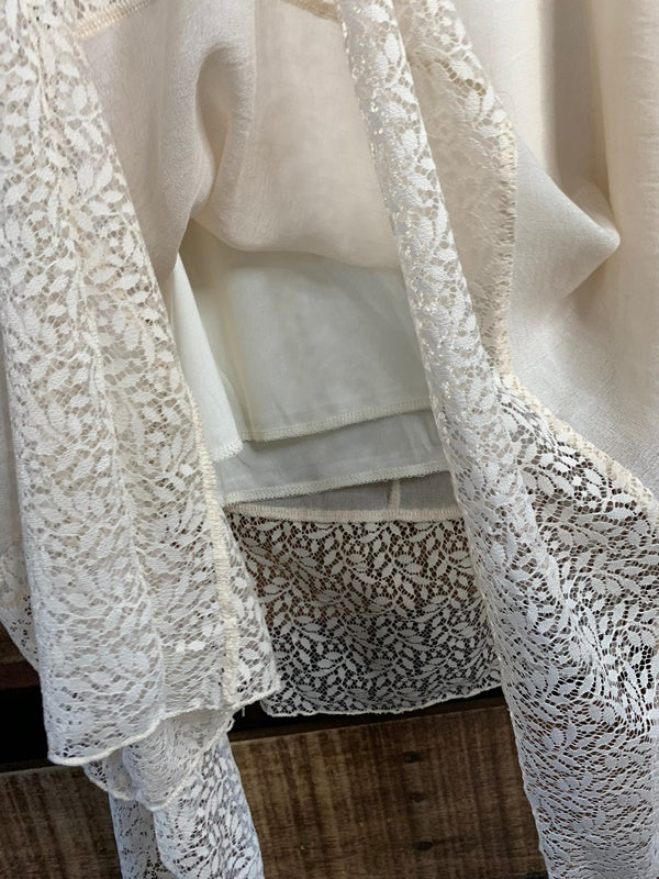 ROMANTIC MODERN LACE ASYMMETRIC DRESS IN BEIGE