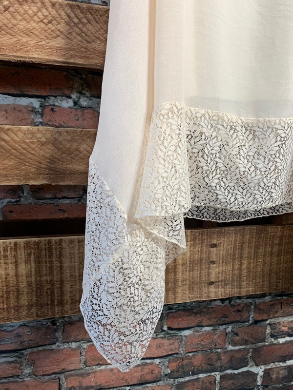 ROMANTIC MODERN LACE ASYMMETRIC DRESS IN BEIGE