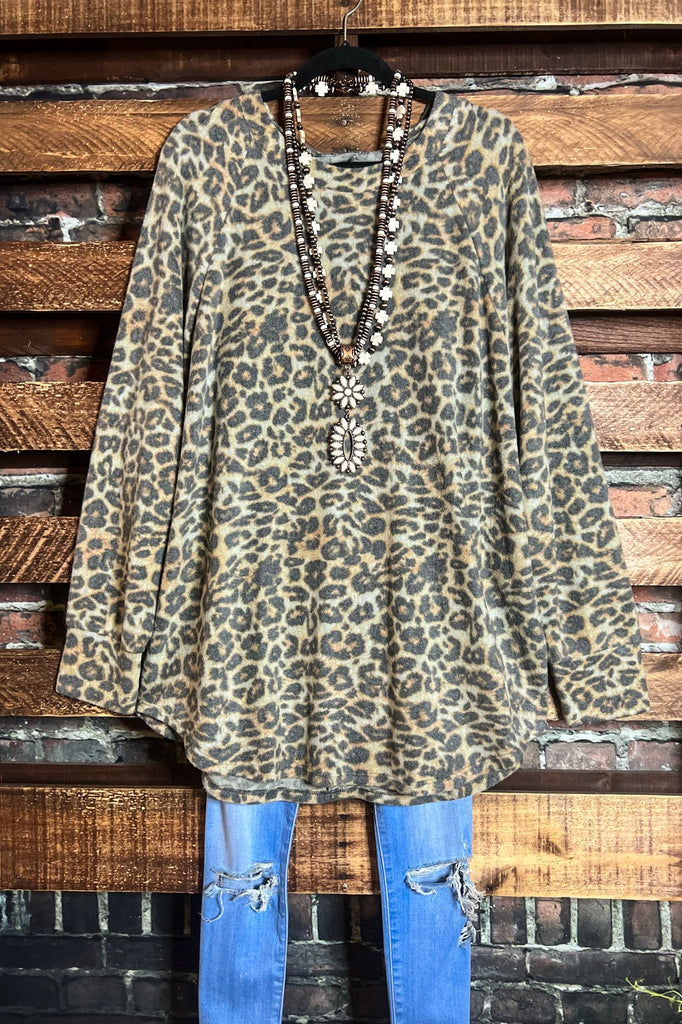 ANIMAL PRINT OVERSIZED HACCI PULLOVER TUNIC