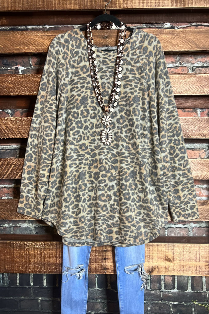 ANIMAL PRINT OVERSIZED HACCI PULLOVER TUNIC