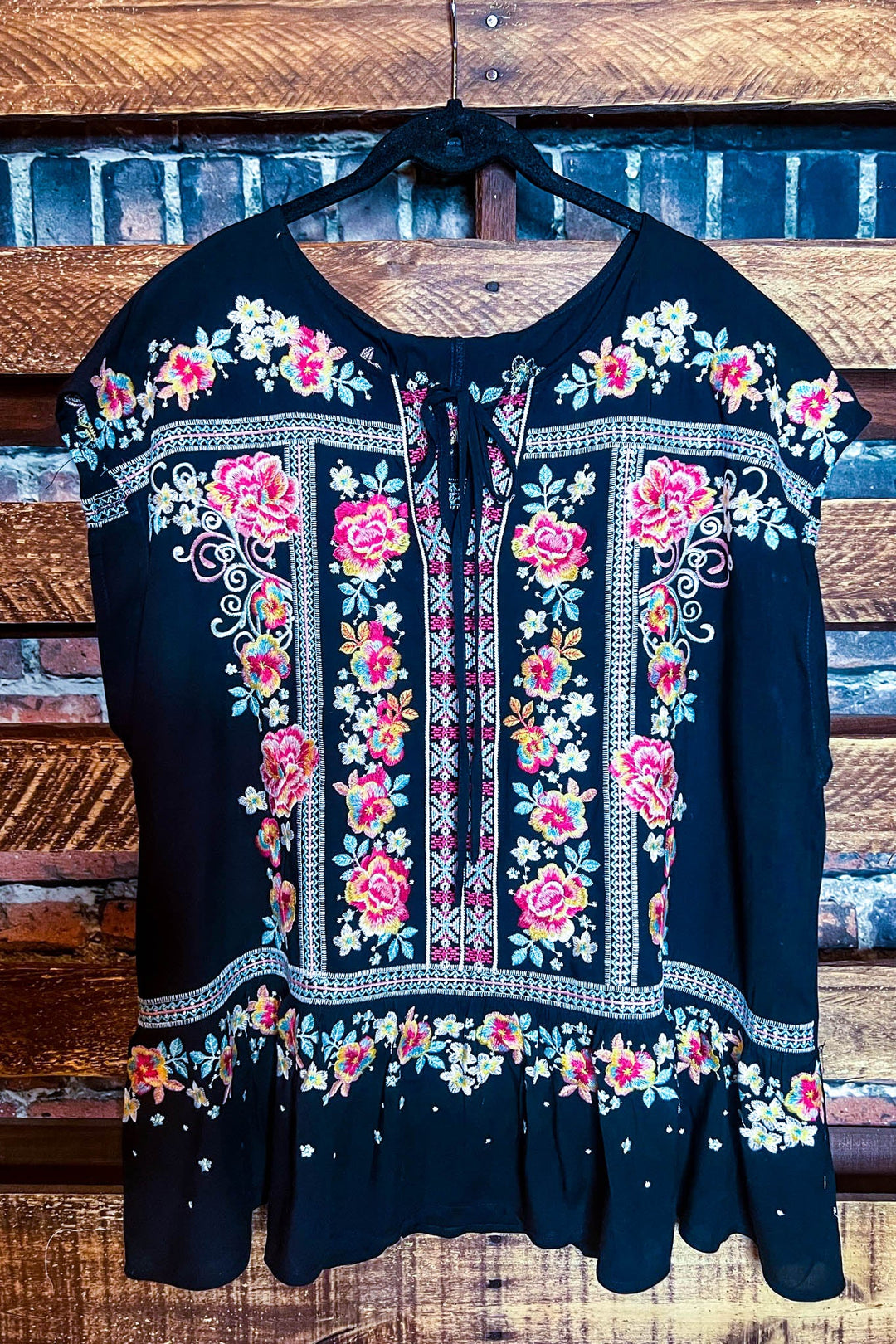 16-20 SIZE - EMBROIDERED BLOUSE IN BLACK---------SALE