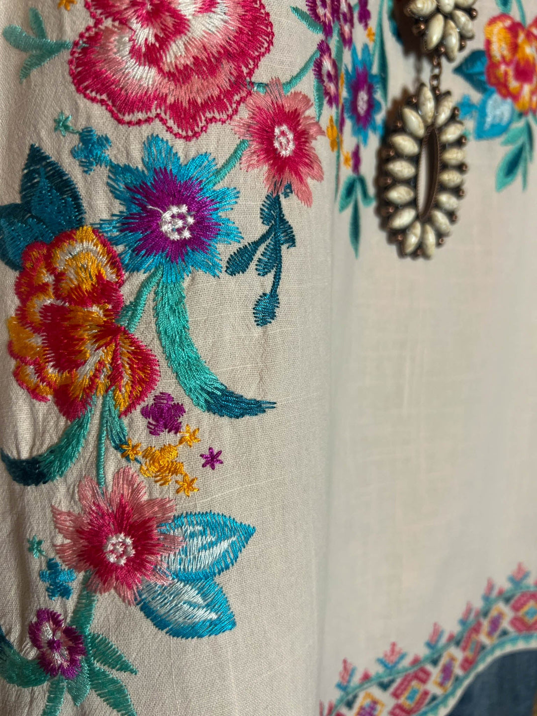 6-24 SIZE - Natural 100% Cotton Floral Embroidered Top--------SALE