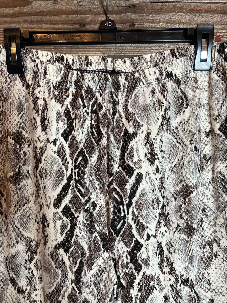 EASY GOES IT PLUS SIZE ANIMAL PRINT SOFT LEGGINGS IN BROWN -----SALE