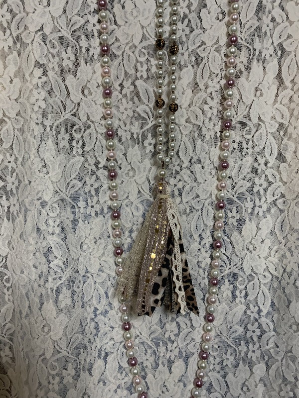 LACE LAYERING TOP IN BEIGE--------SALE